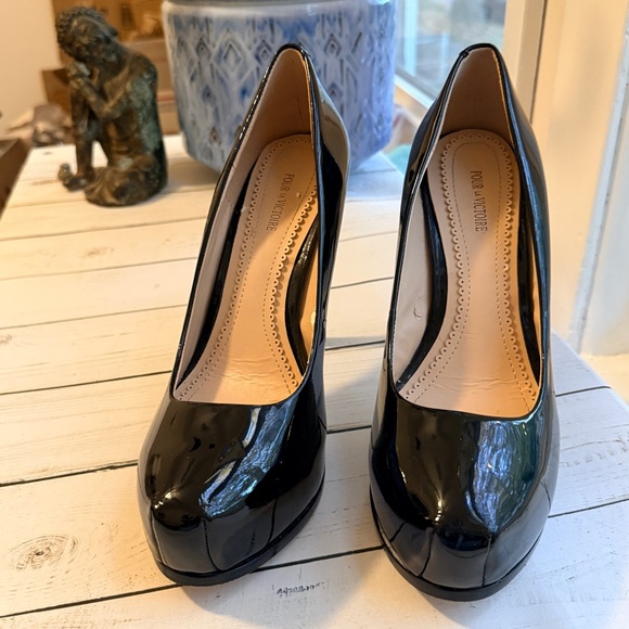 Pour La Victoire | Glossy Black Platform Stilettos - Picture 2 of 8